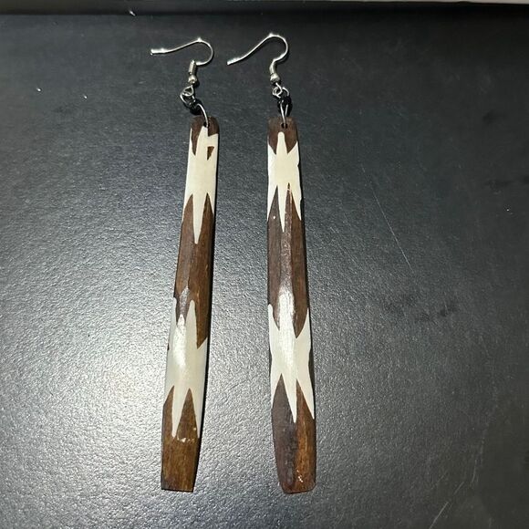 NWOT African Bone Double Star Long Dangling Earrings - Picture 2 of 4